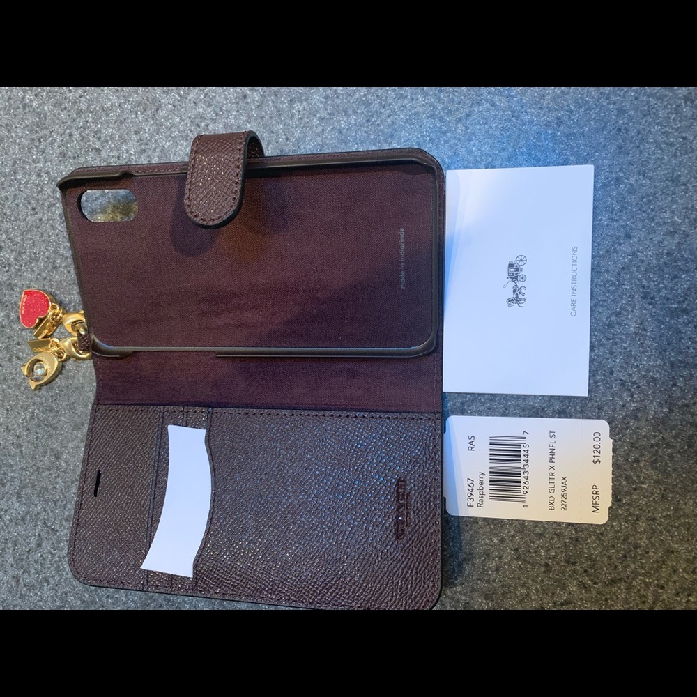Coach raspberry folio wristlet for an iPhone X/XS - Picture 2 of 4